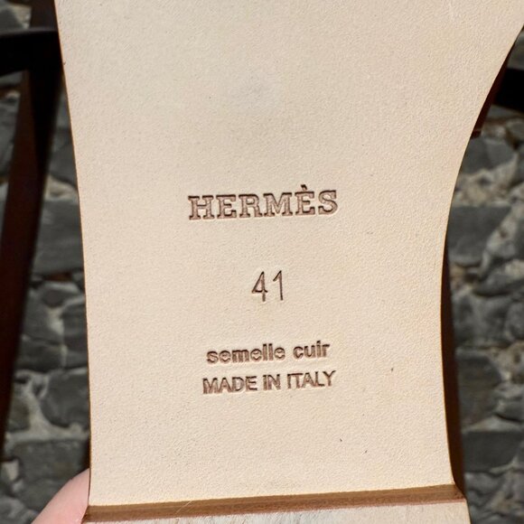 Hermès Gold Leather Oran H Flat Sandals - Picture 11 of 12